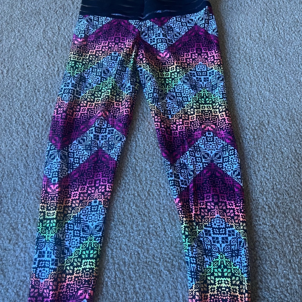 Cutebooty Lounge scrunch butt stretch waistband with pockets leggings.
